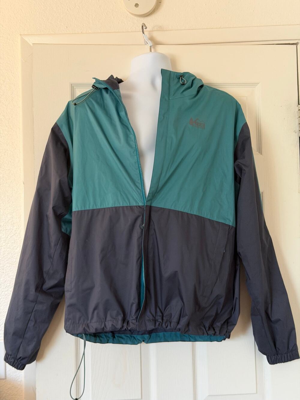 REI Co-op Men’s Large Lightweight Rain Jacket Teal Gray Colorblock Hooded